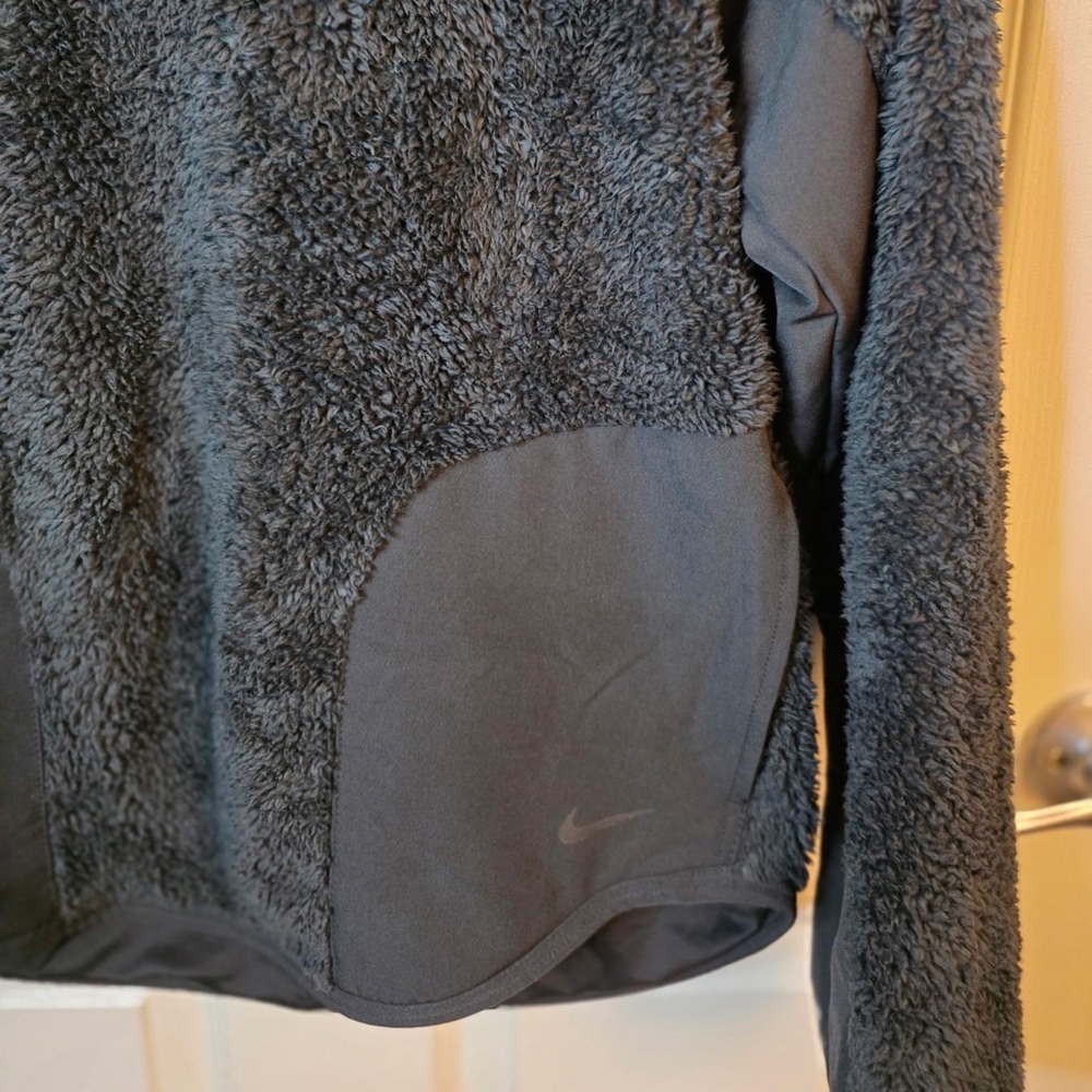 Nike Hoodie Womens Black Sherpa Fleece Training Pullover Fuzzy AR7404 Size Small - Picture 5 of 8